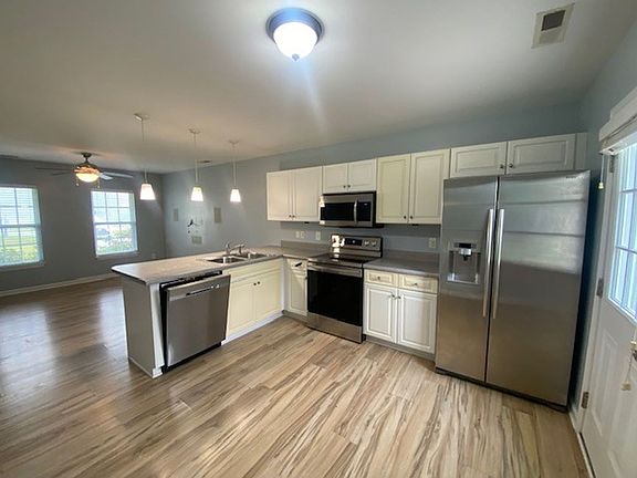 2nd image of 8547 Heirloom Dr NE