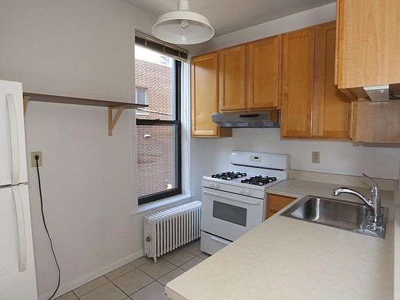4th image of 1218 N Dearborn St APT 2A