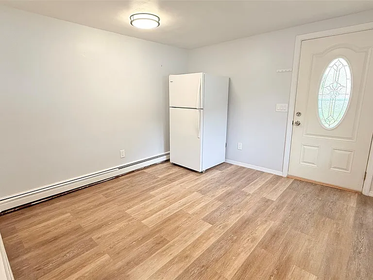 95 Stephen Rd — Photo 4