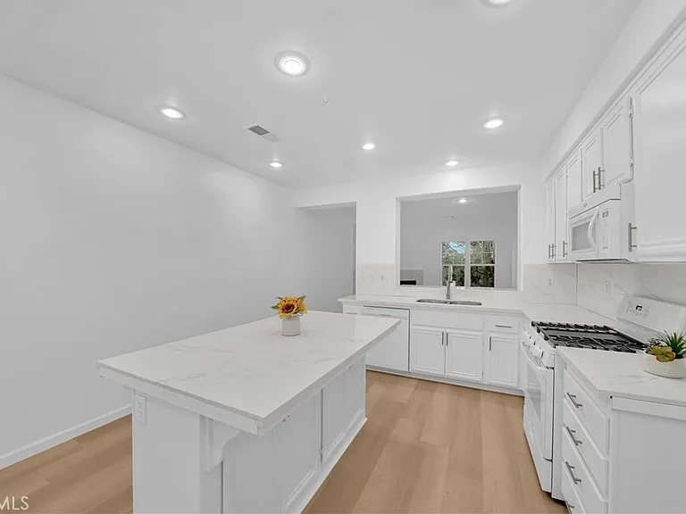 8 Open View Ln — Photo 5