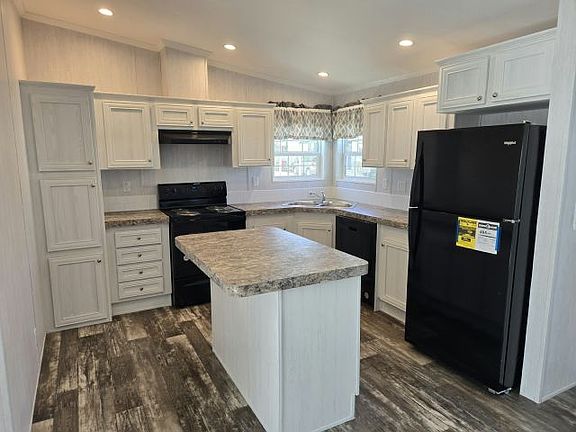 5th image of 3323 NE 14th St #B11