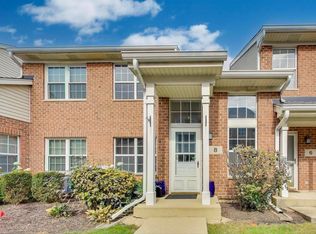 8 Donald Ct, Elmhurst, IL 60126