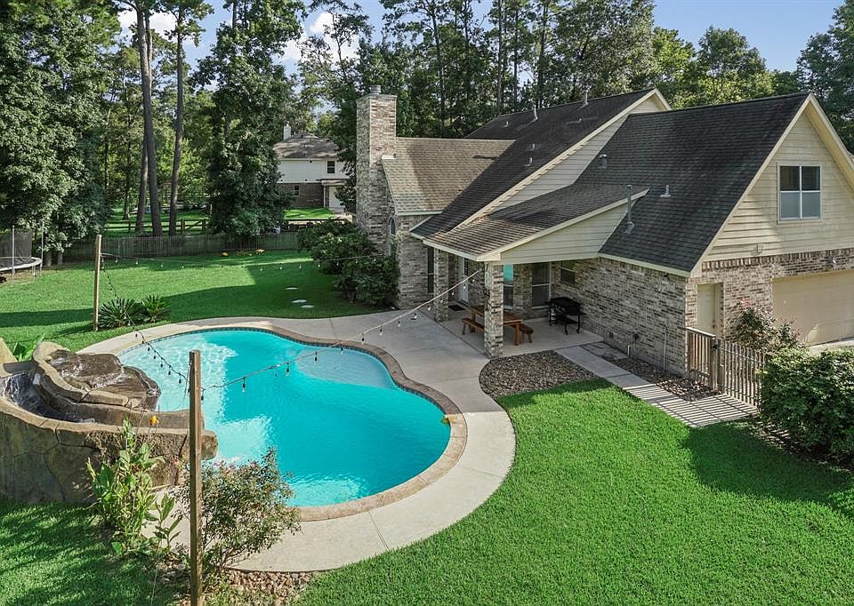1st image of 906 Vista Del Lago Dr
