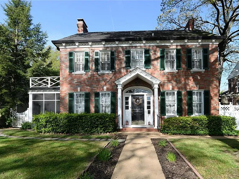 31 Algonquin Wood Pl — Photo 2