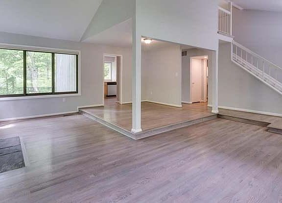 3rd image of 5412 Southport Ln