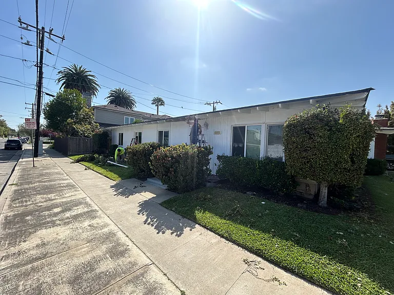 299 Robinhood Ln — Photo 10