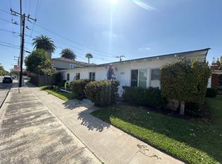 299 Robinhood Ln, Costa Mesa, CA 92627