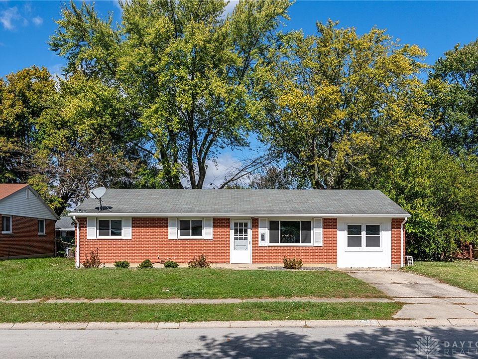 1st image of 425 Avon Oak Ct