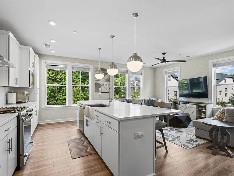 3925 Fair Ridge Dr #201 — Photo 3