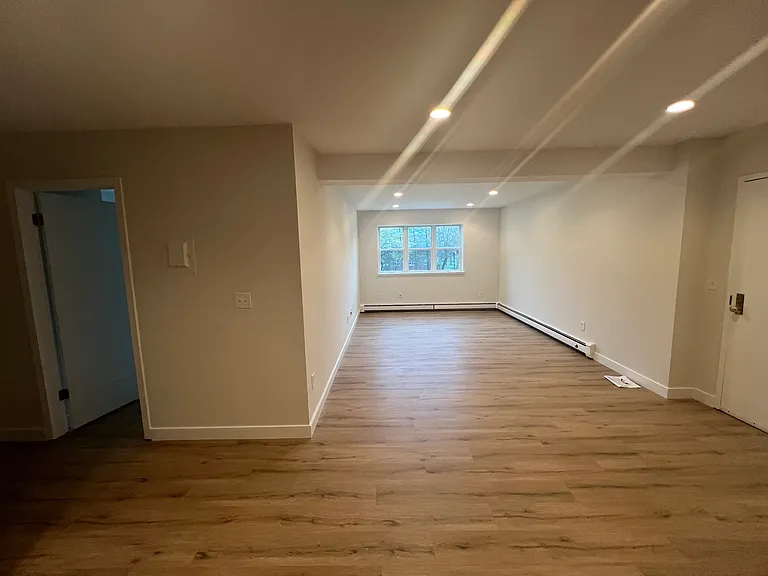 280 West Street — Photo 8