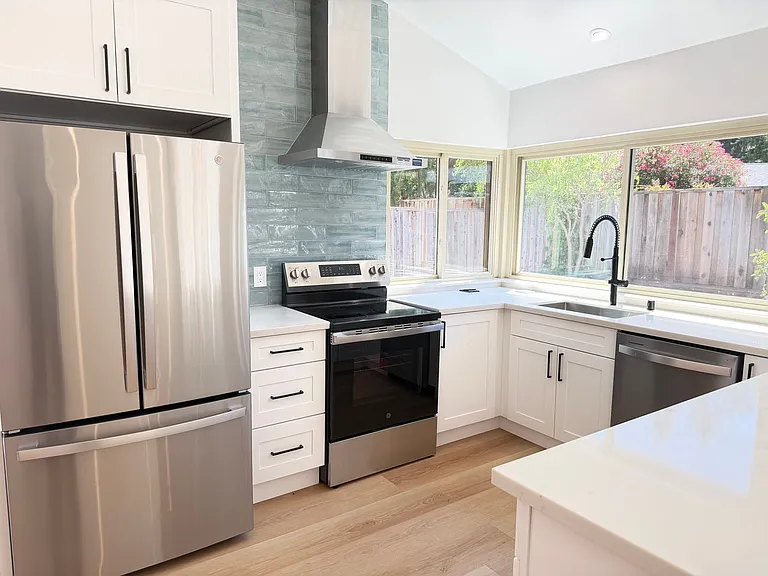 9887 Broadmoor Dr — Photo 11