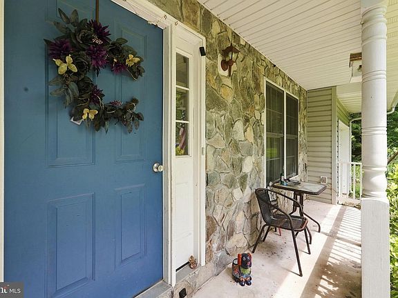 4th image of 105 Musket Ln