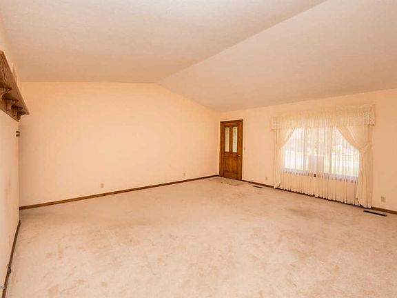 4th image of 339 Pine View Ln #22