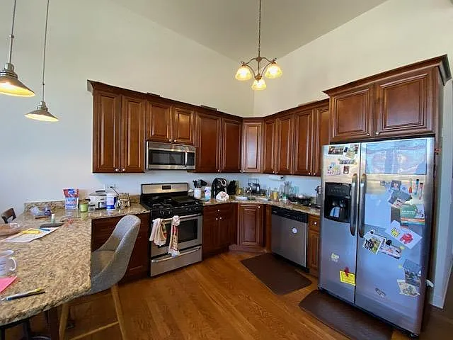 Building Photo - 2373 N Milwaukee Ave #33