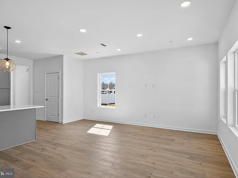 236 Clement Loop — Photo 17