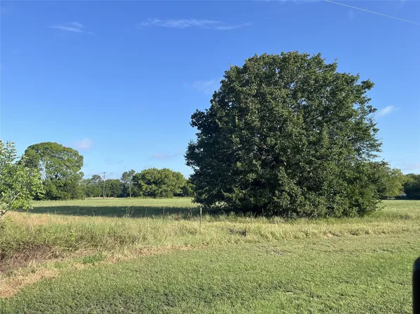 220 Tomahawk Dr, West Tawakoni, TX 75474