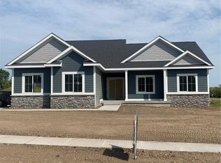 211 Crossroads Ct, Polk City, IA 50226