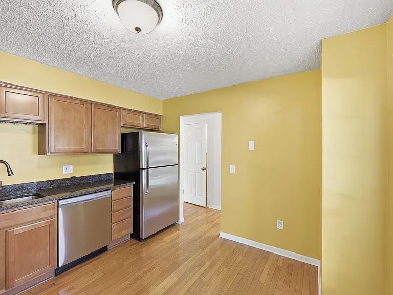 1238 Michigan Ave — Photo 10