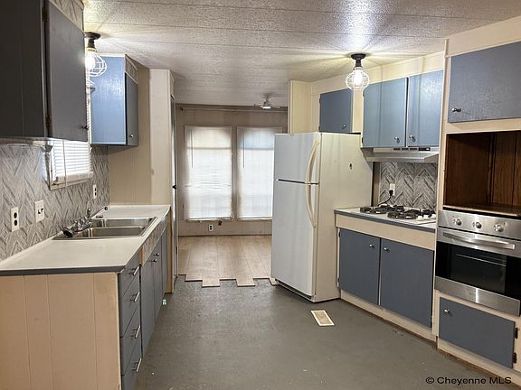 3rd image of 3410 Ridge Rd