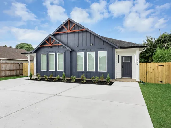 221 Armstrong St #B, Houston, TX 77029