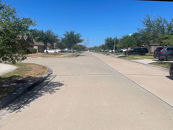 4th image of 4823 Palomar Ln