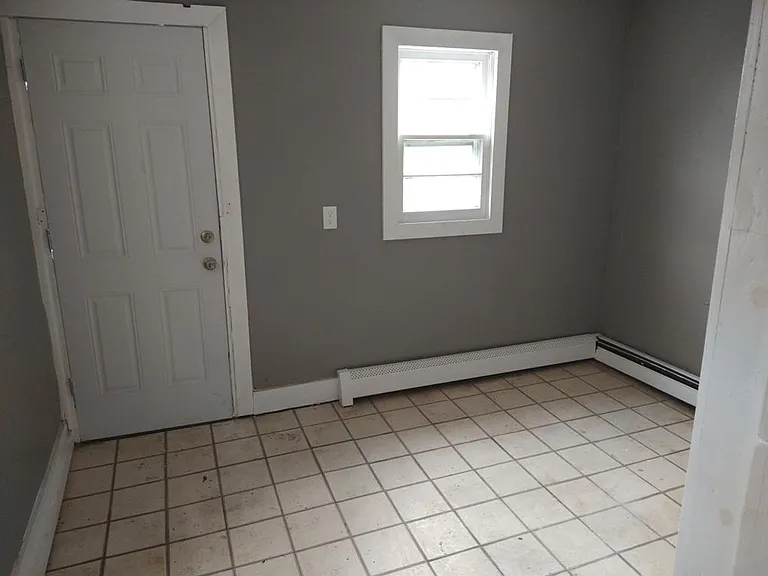 1119 E State St — Photo 2