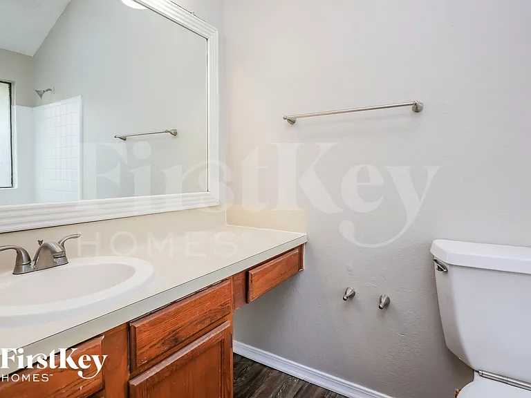 6216 Fairlane Dr — Photo 10