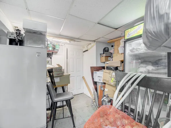 991 Broadway image 9 of 22