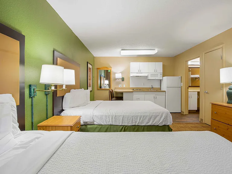 Studio Suite - 2 Full Beds