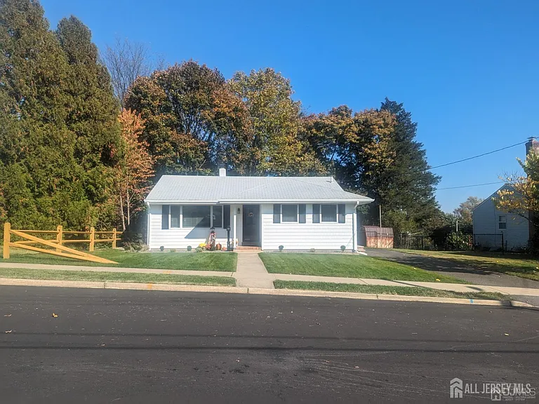 6 Hillside Ave — Photo 1