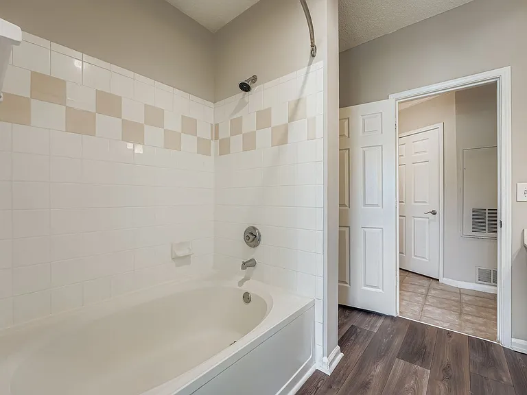 Ascent at Windward — Photo 28