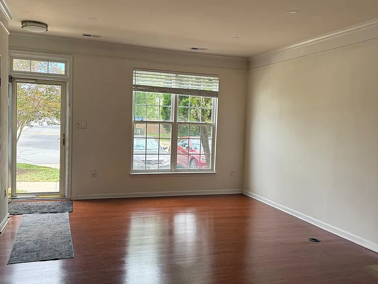 13129 Park Crescent Cir — Photo 2