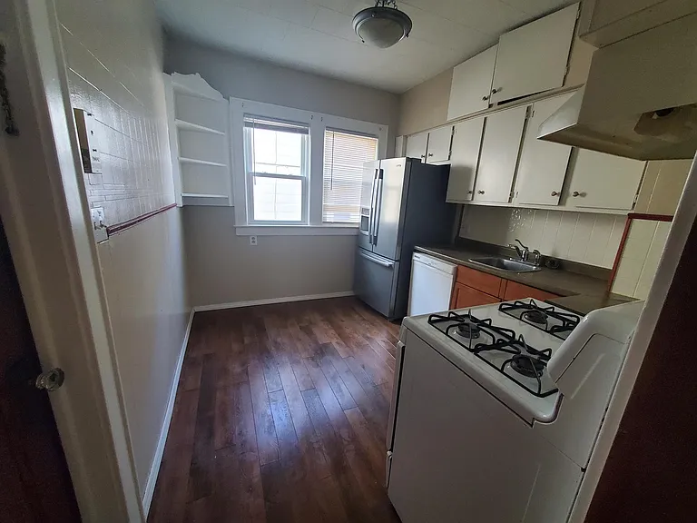 137-139 McKinley St — Photo 10