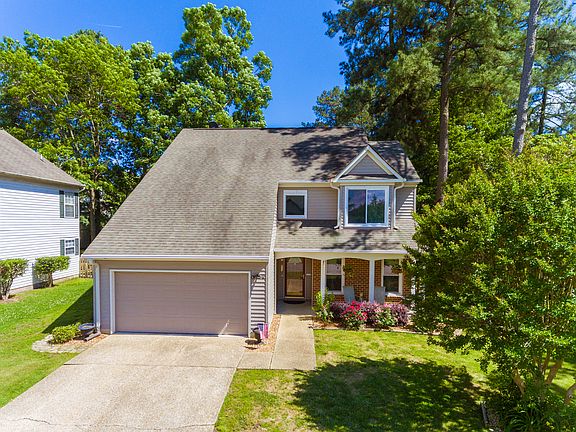 3rd image of 428 Truxtun Ct