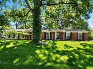 2040 Willow Leaf Dr, Saint Louis, MO