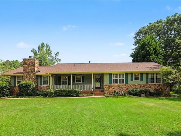 105 Gantt Ln, Fayetteville, GA 30215