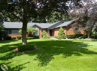 4483 Lynne Ln, Commerce Township, MI 48382