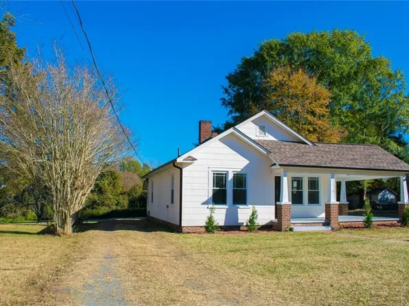 1216 Winfield Dr, Winston Salem, NC 27105