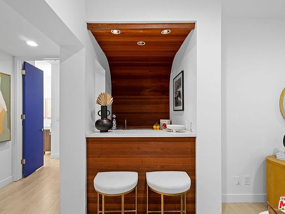 4th image of 1830 Westholme Ave APT 103
