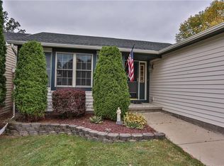 77 Atwood Dr, Rochester, NY 14606