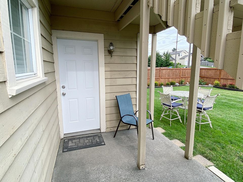 Entrance to the lower unit
