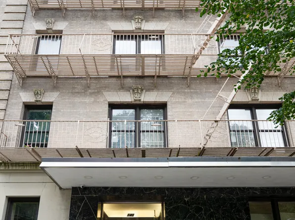 140 Claremont Avenue image 5 of 8