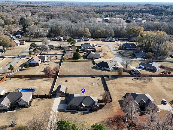 5th image of 75 Southwood Dr
