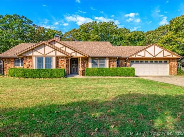 2373 Mountain Dr, Bartlesville, OK 74003