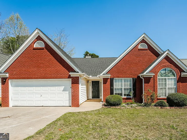 920 Glen Oaks Ln — Photo 1