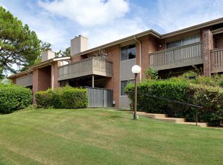 809 Creekside Dr APT 2, Memphis, TN 38117