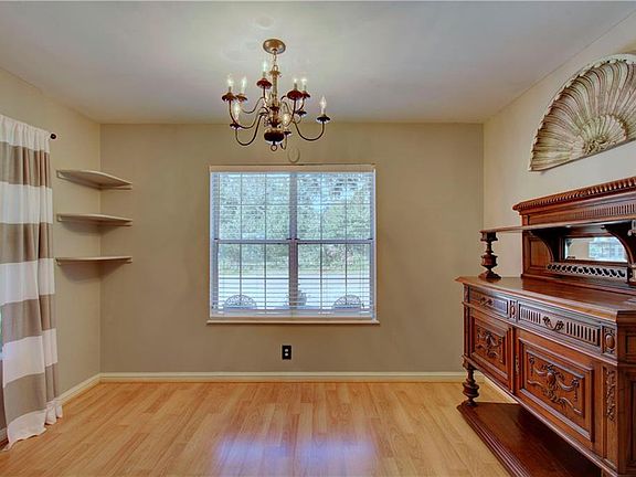 4th image of 311 Palm St