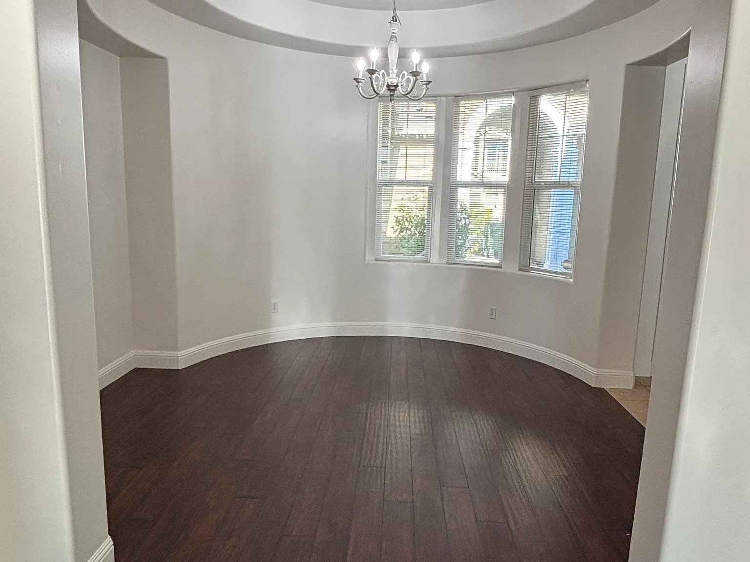 4 bed, 2.5 bath, 2507 sqft, $3,175 — Photo 3