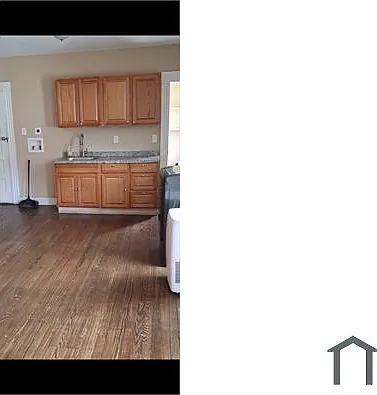 3 bed, 1300 sqft, $2,400 — Photo 2