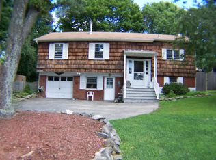 10 Steiner Dr, Mahopac, NY 10541